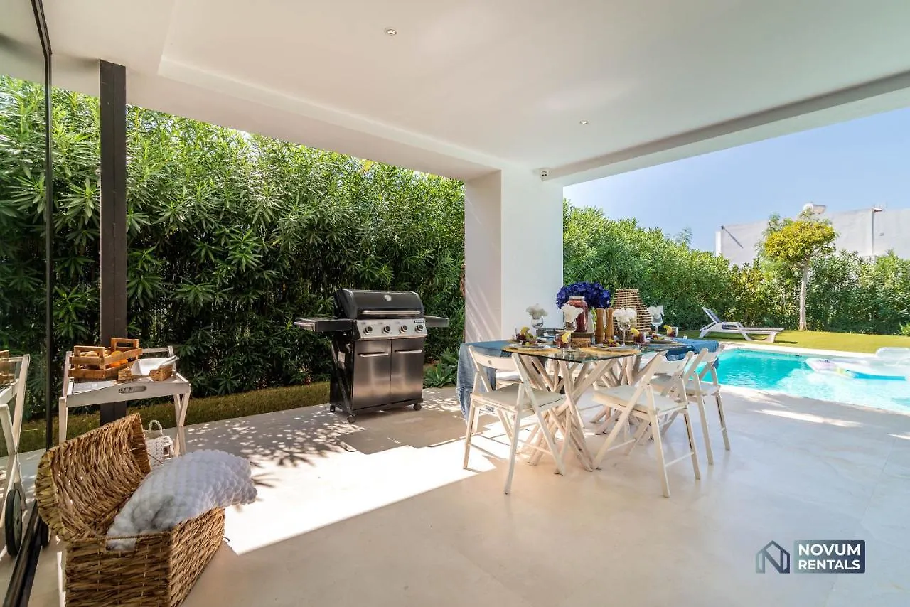 Remarkable 5-Bdrm Villa - Heated Pool & Gym Estepona 0*,  Spain