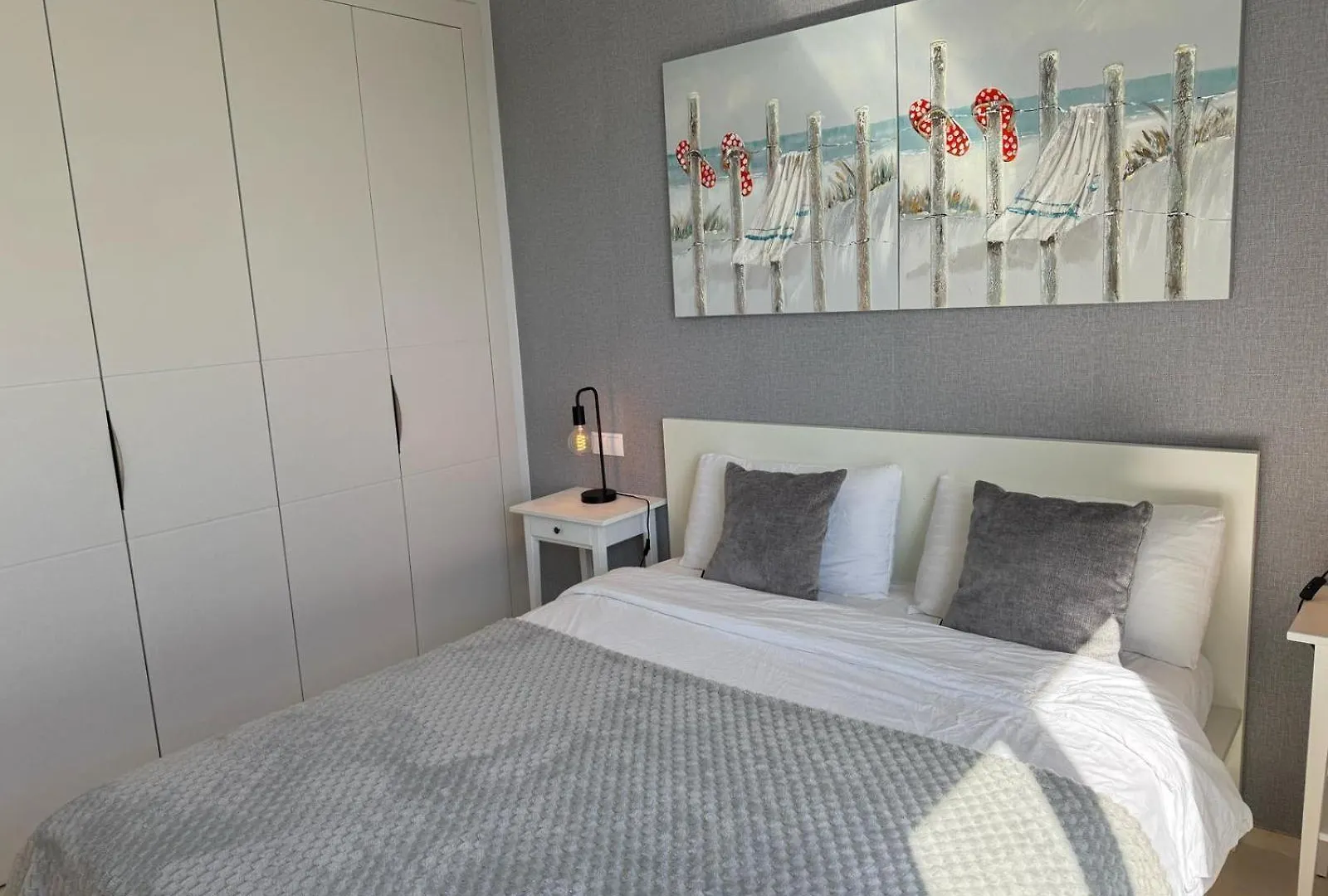 Remarkable 5-Bdrm Villa - Heated Pool & Gym Estepona